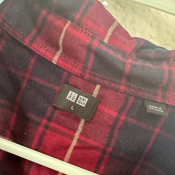 NWT Uniqlo Red Flannel Button Down Shirt - Picture 3 of 5